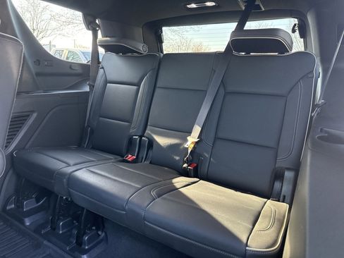 Used 2022 GMC Yukon SLT w/ SLT Luxury Package image 23