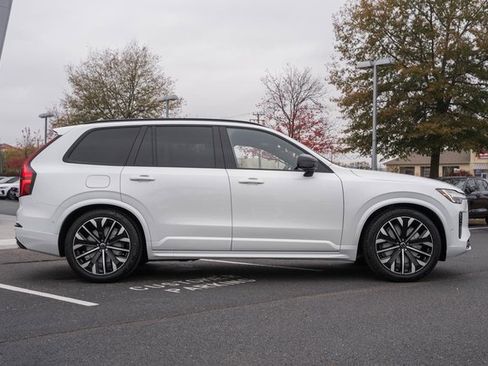 New 2026 Volvo XC90 B6 Ultra w/ Lounge Package image 3