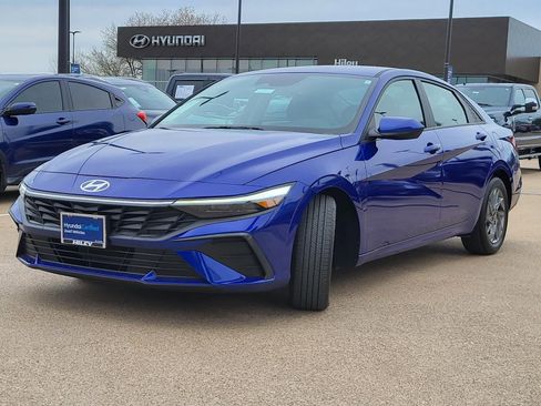 Certified 2024 Hyundai Elantra SEL image 2