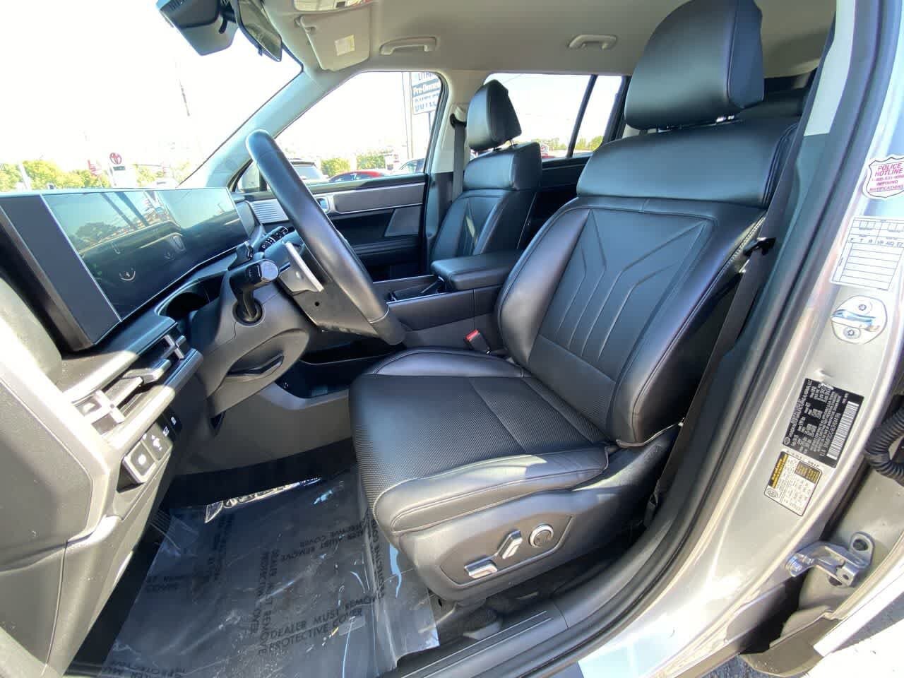 Used 2025 Hyundai Santa Fe SEL AWD/4WD image 11
