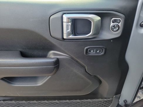 Certified 2024 Jeep Wrangler Unlimited Rubicon AWD/4WD image 19