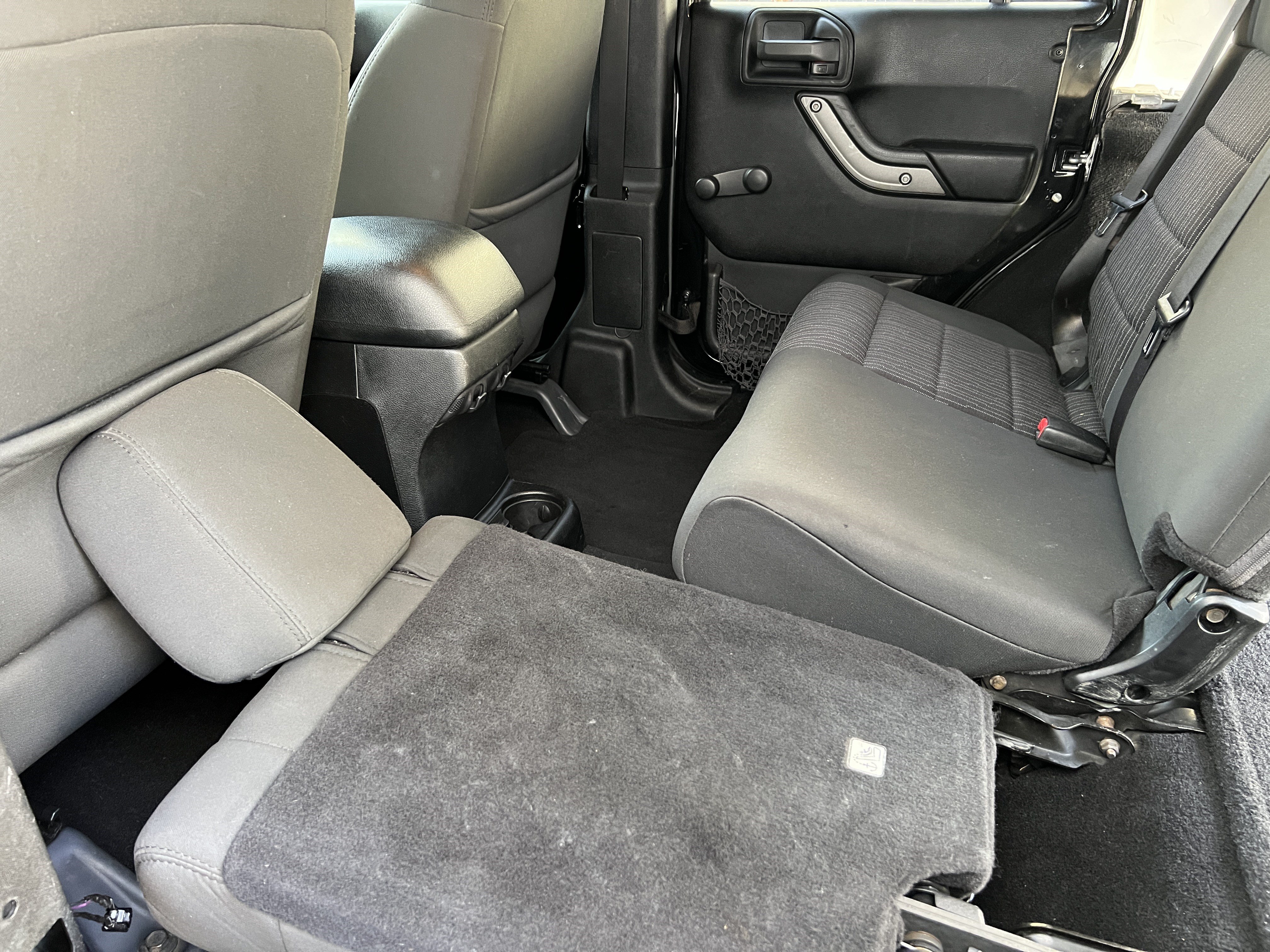 Used 2012 Jeep Wrangler Unlimited Sport AWD/4WD image 15