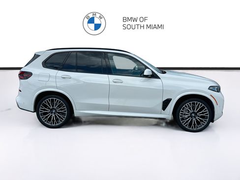 Used 2024 BMW X5 sDrive40i w/ M Sport Package RWD image 8