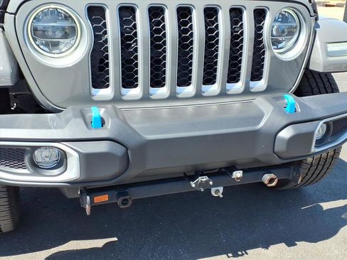 Used 2022 Jeep Wrangler Unlimited Sahara w/ Cold Weather Group image 10