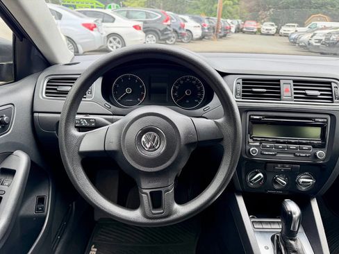 Used 2012 Volkswagen Jetta SE FWD image 15