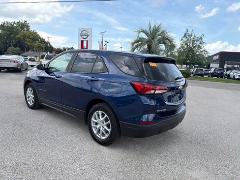Used 2023 Chevrolet Equinox LS w/ LS Convenience Package FWD image 3