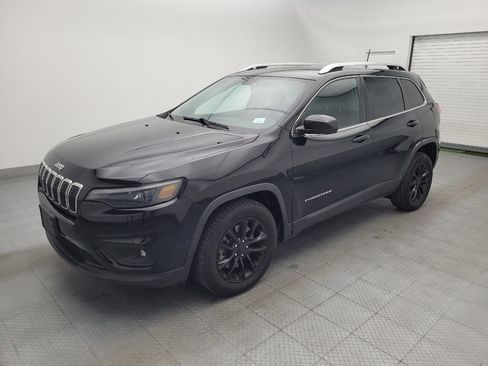 Used 2019 Jeep Cherokee Latitude w/ Popular Appearance Group FWD image 2