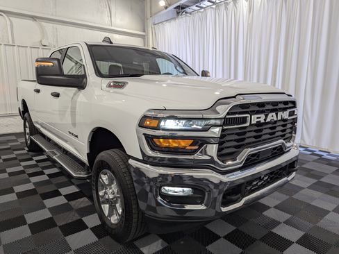 Used 2025 RAM 2500 Big Horn AWD/4WD image 5
