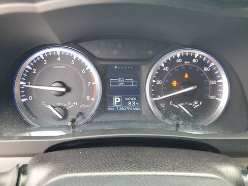Used 2016 Toyota Highlander Plus FWD image 14
