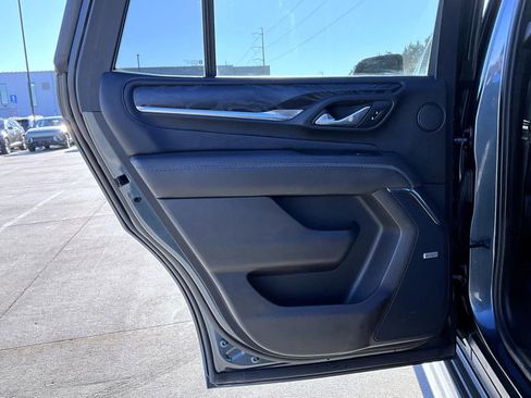 Used 2021 GMC Yukon Denali w/ Denali Ultimate Package AWD/4WD image 18