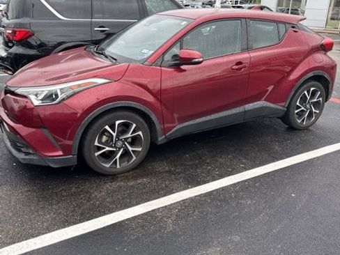 Used 2018 Toyota C-HR XLE FWD image 5