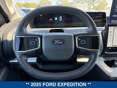 Certified 2025 Ford Expedition Active image 30
