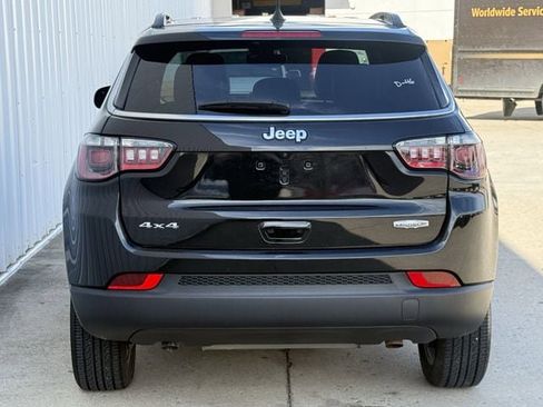 Used 2023 Jeep Compass Latitude AWD/4WD image 5