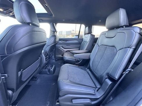 New 2025 Jeep Grand Cherokee L Altitude image 25