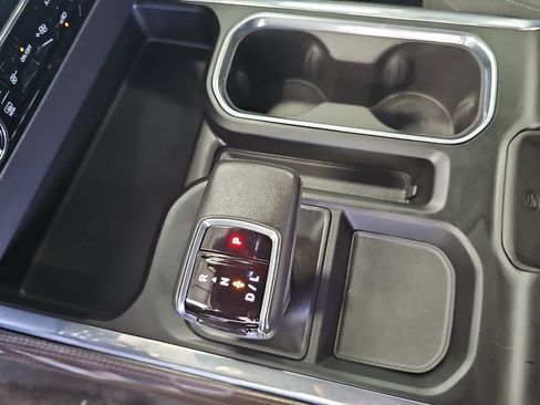 Used 2022 Chevrolet Silverado 1500 LT Trail Boss w/ Convenience Package II AWD/4WD image 24
