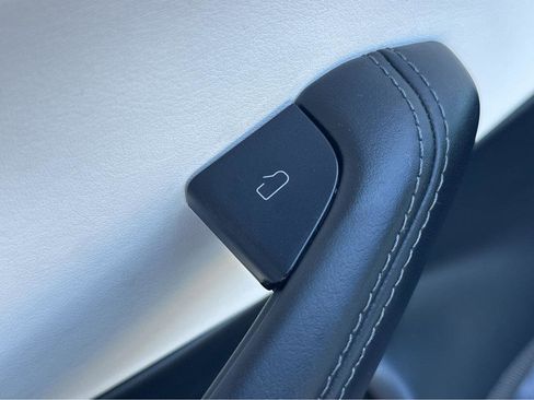 Used 2024 Tesla Model 3 image 29