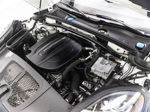 Used 2021 Porsche Macan AWD/4WD image 11