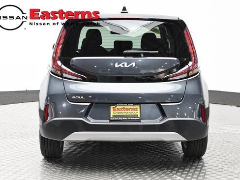Used 2025 Kia Soul LX w/ LX Technology Package FWD image 6