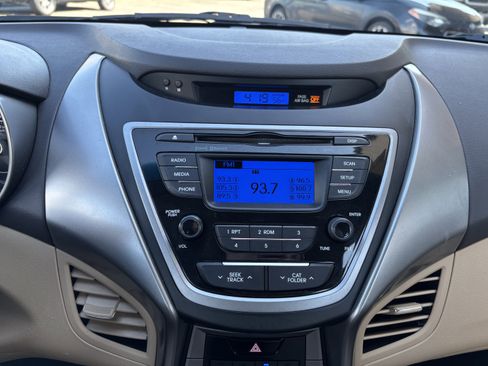 Used 2013 Hyundai Elantra GLS w/ Preferred Pkg FWD image 17