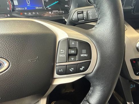 Used 2024 Ford Explorer XLT w/ Equipment Group 202A AWD/4WD image 15