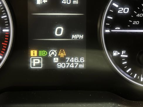 Used 2023 Subaru Outback Premium image 5