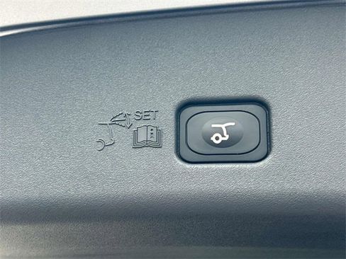 New 2025 Lincoln Nautilus Premier w/ Equipment Group 102A image 14