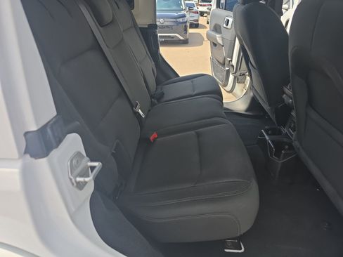 Used 2020 Jeep Wrangler Unlimited Sahara AWD/4WD image 18