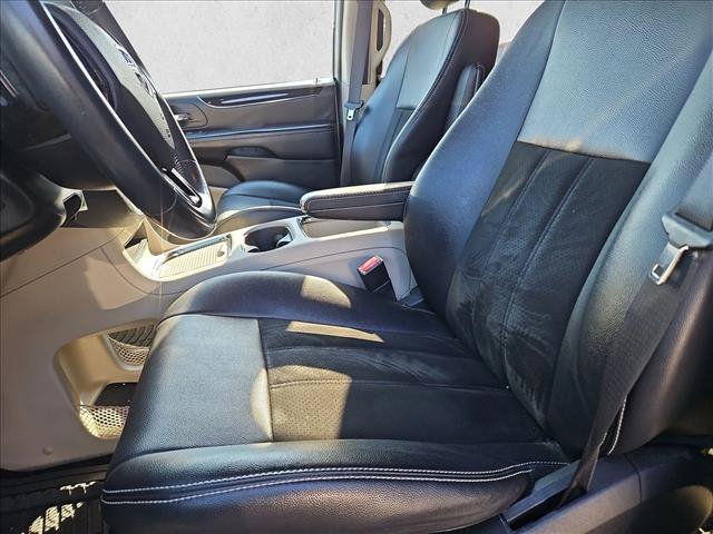 Used 2019 Dodge Grand Caravan SXT FWD image 14