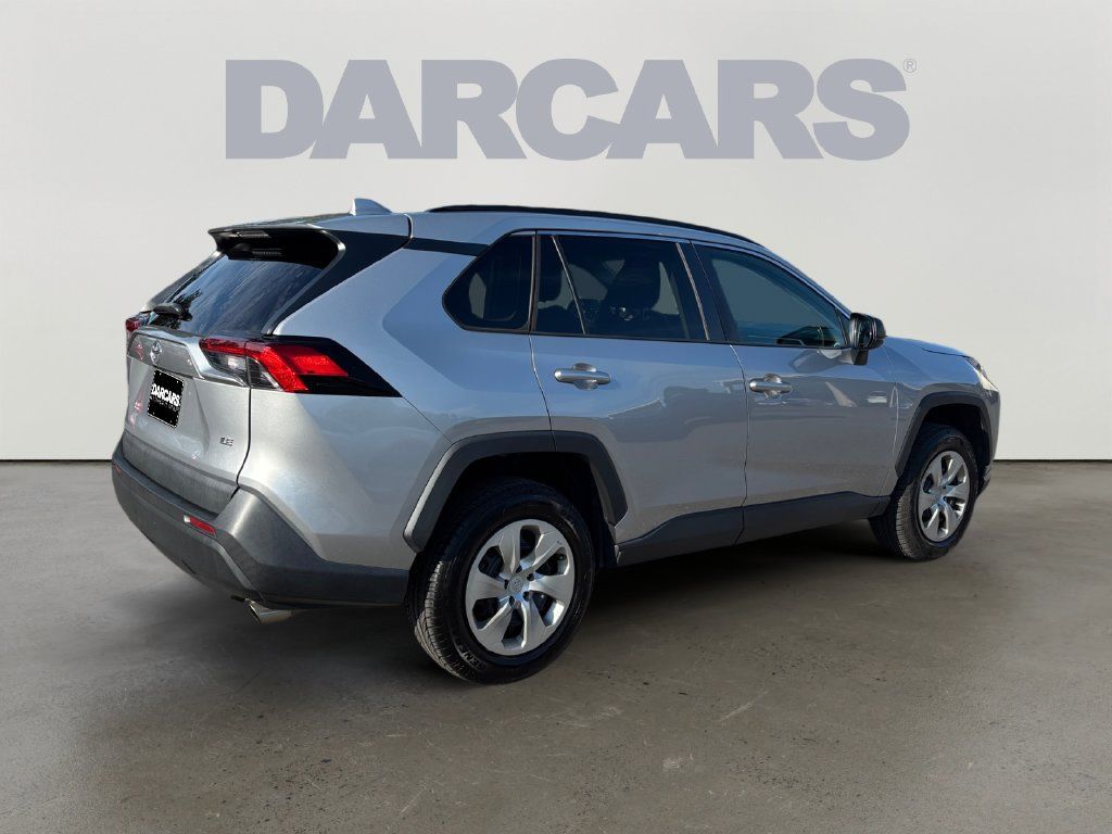 Used 2021 Toyota RAV4 LE FWD image 7
