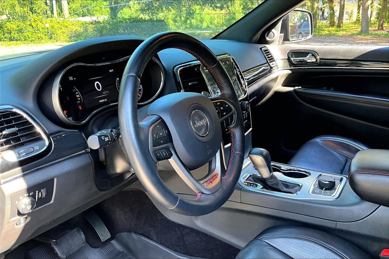 Used 2019 Jeep Grand Cherokee Trailhawk w/ Trailhawk Luxury Group AWD/4WD image 14