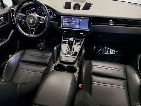 Used 2019 Porsche Cayenne AWD/4WD image 12
