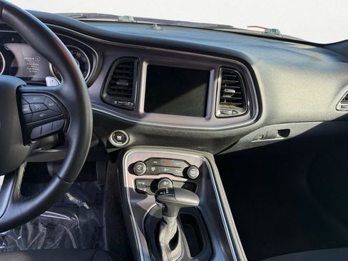 Used 2016 Dodge Challenger R/T w/ Driver Convenience Group image 10