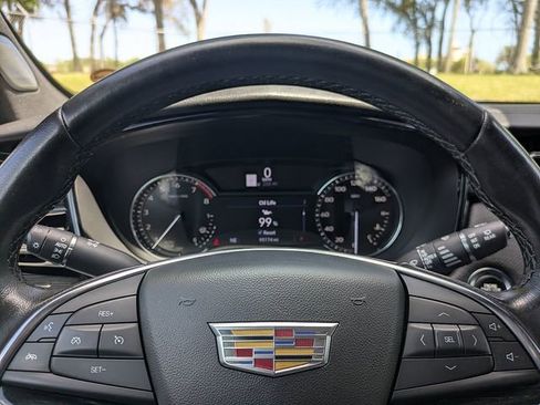 Used 2020 Cadillac XT5 Premium Luxury image 30