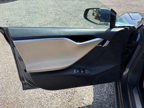 Used 2017 Tesla Model S 60D AWD/4WD image 9