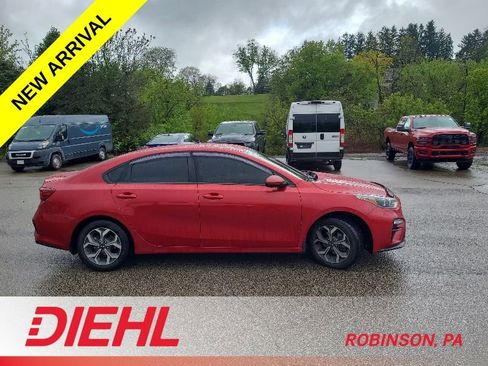Used 2019 Kia Forte LXS FWD image 4