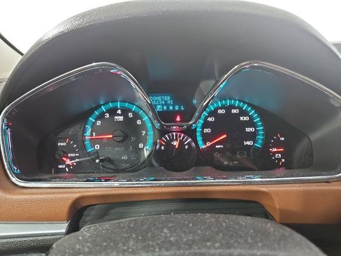 Used 2017 Chevrolet Traverse Premier FWD image 16