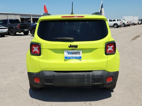 Certified 2017 Jeep Renegade Altitude FWD image 4