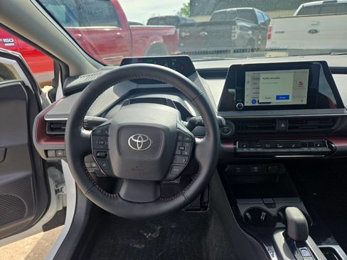 Used 2023 Toyota Prius Prime FWD image 12