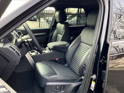 New 2026 Land Rover Discovery Limited Edition image 9