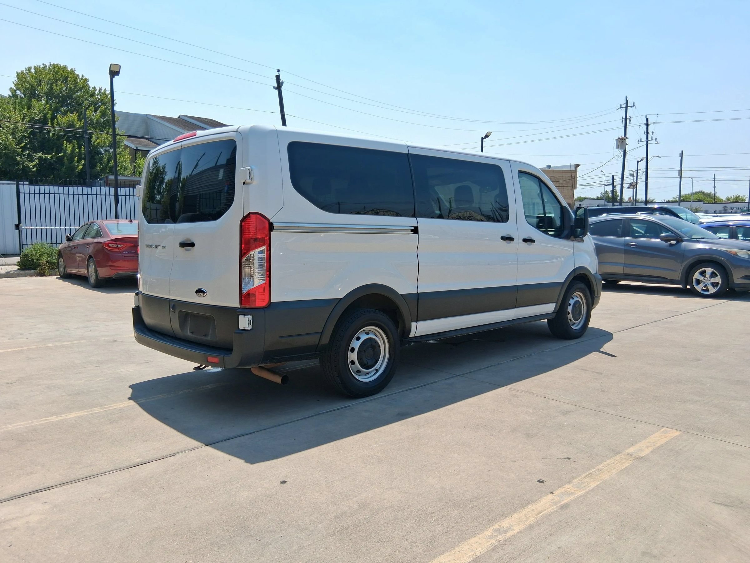 Used 2020 Ford Transit 150 XL RWD image 10