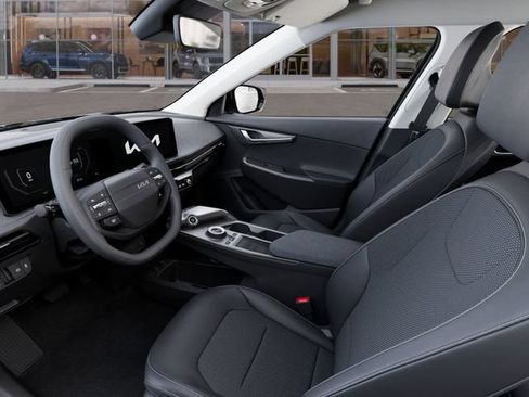 New 2025 Kia EV6 Light w/ Light LR Technology Package AWD/4WD image 18