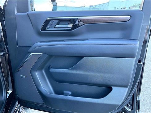 Used 2025 Chevrolet Tahoe High Country w/ Sun And Tow Package image 12