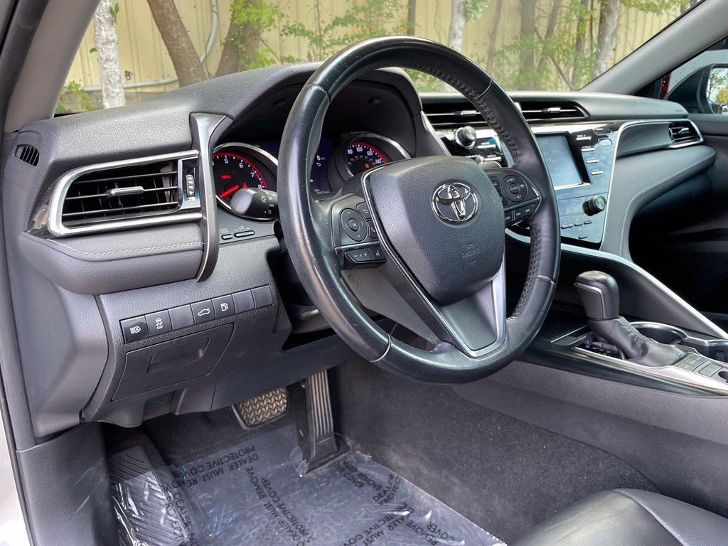 Used 2018 Toyota Camry XSE FWD image 9
