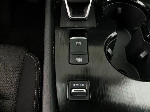 Used 2025 Nissan Rogue SV image 23