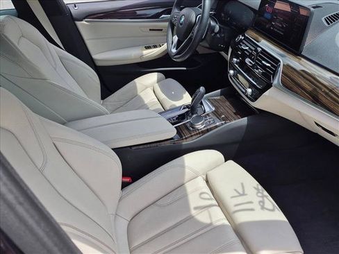 Used 2023 BMW 540i w/ Premium Package RWD image 19