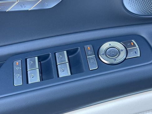 New 2025 Genesis GV80 3.5T Prestige image 12