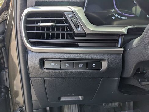 Used 2025 Kia Telluride S image 31