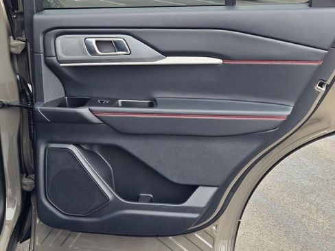 New 2026 Ford Explorer ST-Line w/ ST-Line Street Pack image 9