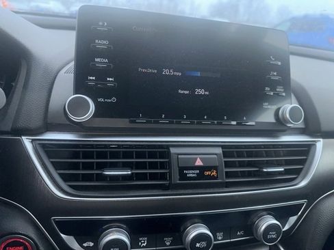 Used 2018 Honda Accord LX image 8