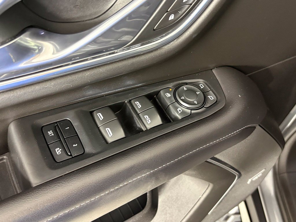 Used 2021 Chevrolet Tahoe Z71 w/ Z71 Signature Package AWD/4WD image 14